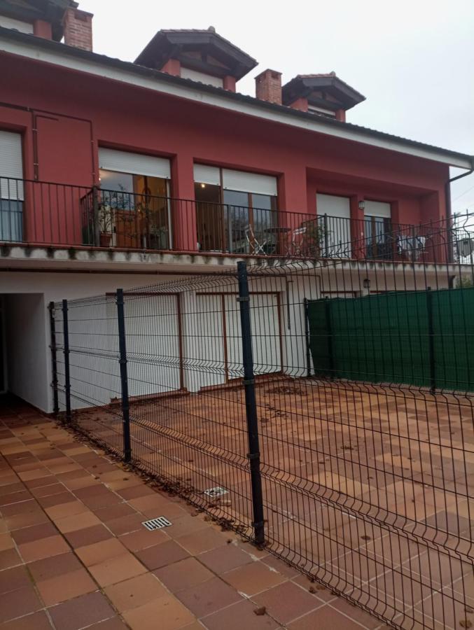Duplex En Комильяс Экстерьер фото